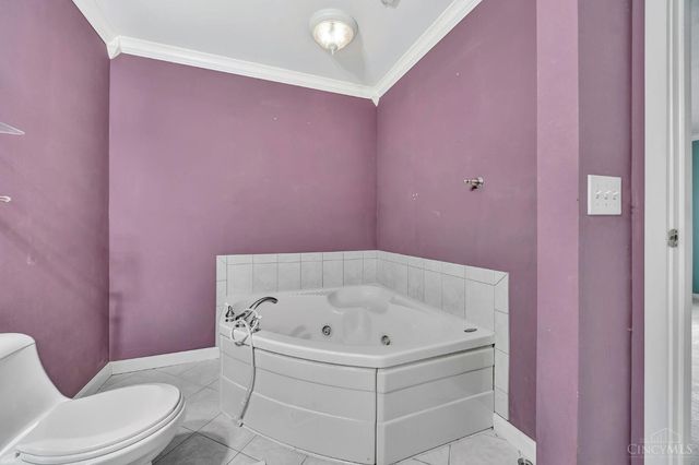 58 Twin Lakes Drive, Fairfield, OH 45014