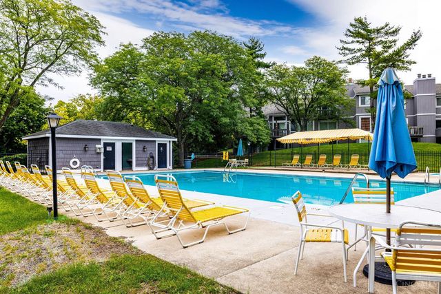 58 Twin Lakes Drive, Fairfield, OH 45014