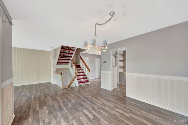 58 Twin Lakes Drive, Fairfield, OH 45014