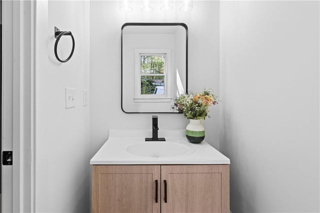 5253 Oxbow Road, Stone Mountain, GA 30087