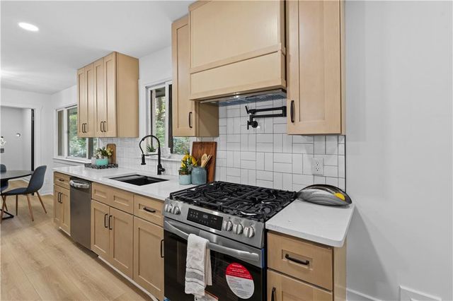 5253 Oxbow Road, Stone Mountain, GA 30087