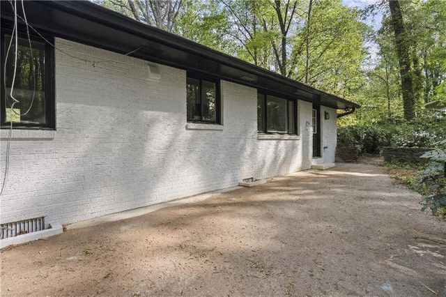 5253 Oxbow Road, Stone Mountain, GA 30087