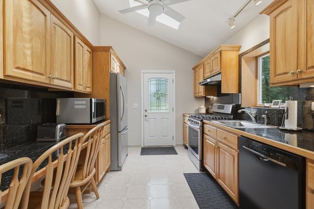 20 Biscayne Drive, Billerica, MA 01821