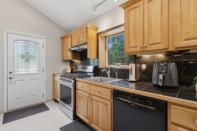 20 Biscayne Drive, Billerica, MA 01821