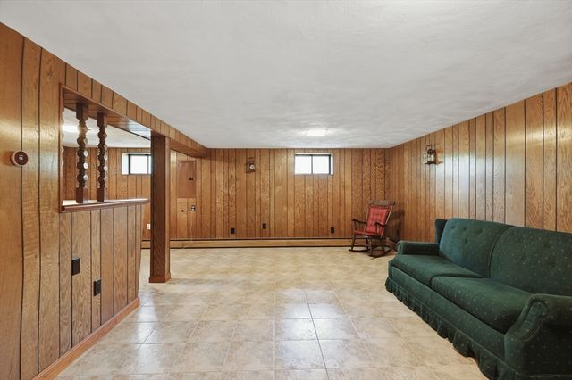 20 Biscayne Drive, Billerica, MA 01821