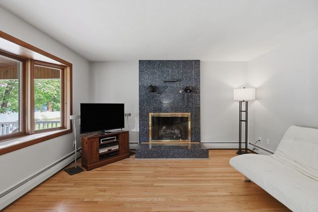 20 Biscayne Drive, Billerica, MA 01821