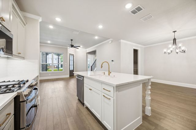 305 Sunset Lane 102, Fort Worth, TX 76114