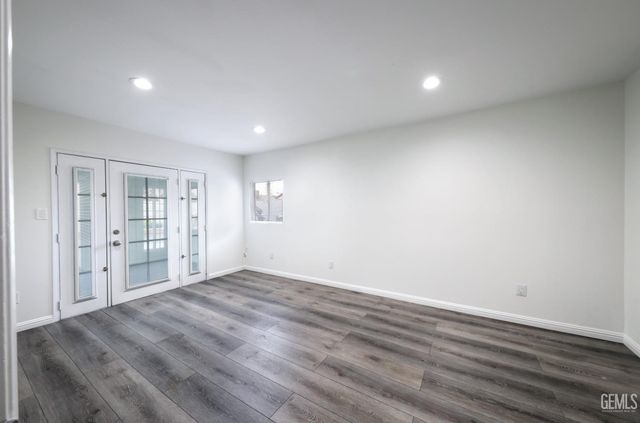 7512 Lordsburg Drive, Bakersfield, CA 93309