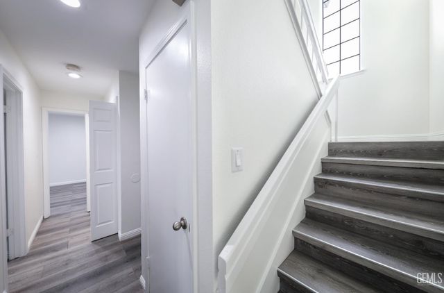 7512 Lordsburg Drive, Bakersfield, CA 93309