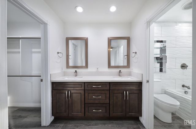 7512 Lordsburg Drive, Bakersfield, CA 93309