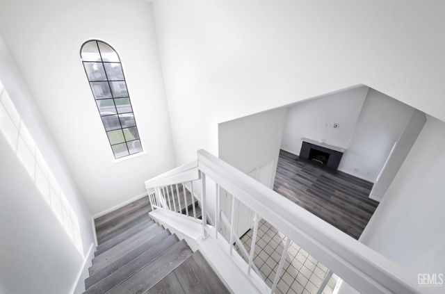 7512 Lordsburg Drive, Bakersfield, CA 93309