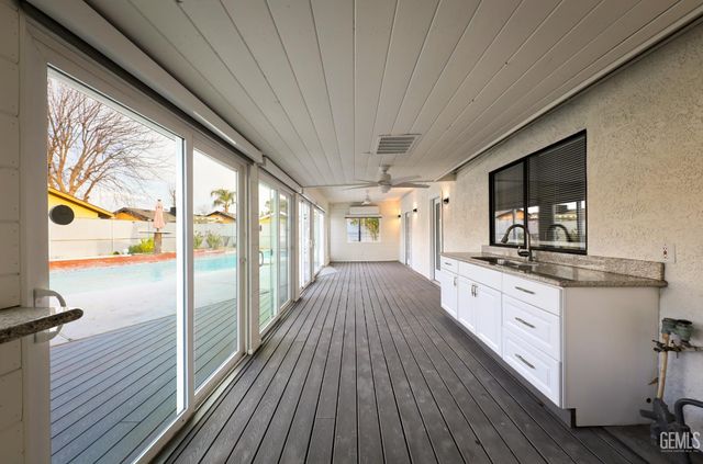 7512 Lordsburg Drive, Bakersfield, CA 93309