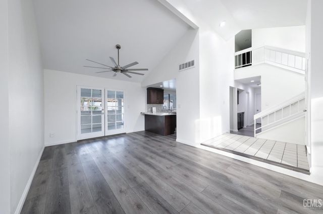 7512 Lordsburg Drive, Bakersfield, CA 93309