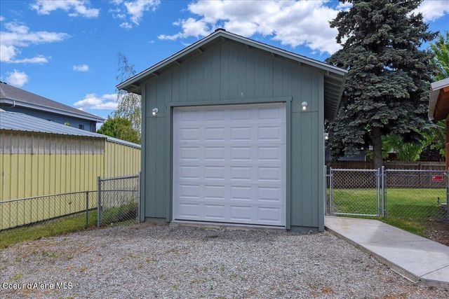 8747 N Starr Loop, Hayden, ID 83835