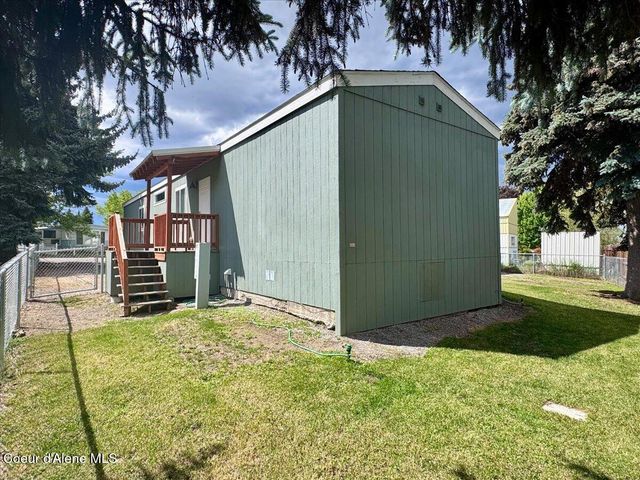 8747 N Starr Loop, Hayden, ID 83835