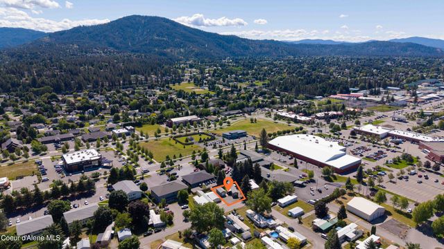 8747 N Starr Loop, Hayden, ID 83835