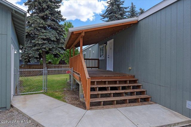 8747 N Starr Loop, Hayden, ID 83835