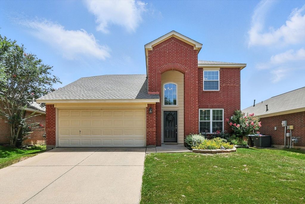 8520 Hawks Nest Drive, Fort Worth, TX 76131
