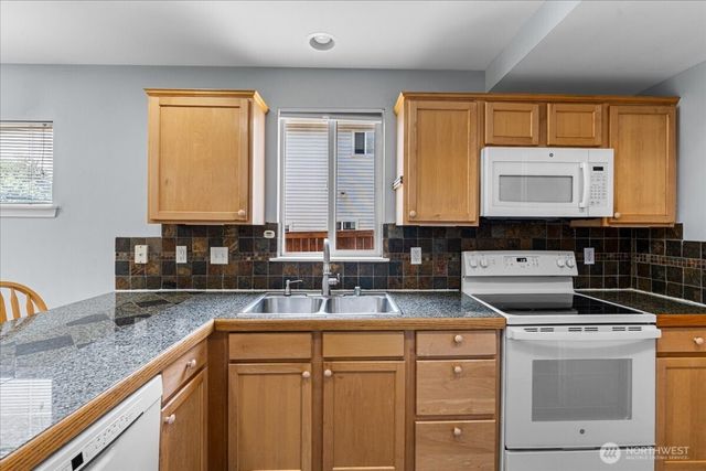 12273 SE 311th Street #22, Auburn, WA 98092