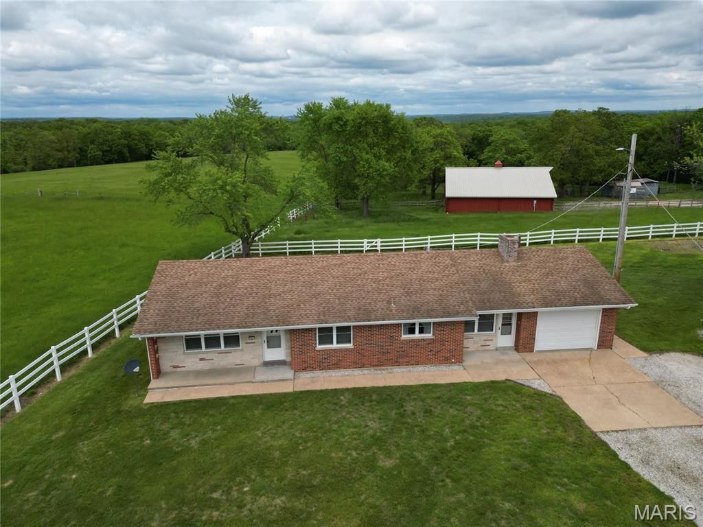 1415 Highway K, St Clair, MO 63077