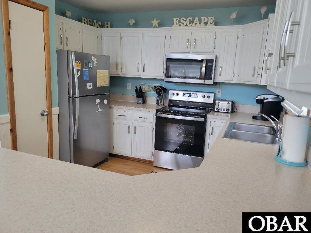 Image 10 of property listing at 3736 Hallett Street Lot 19, Kitty Hawk, NC 27949