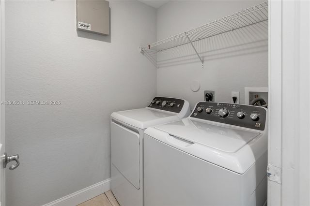 2707 NW 80th Ave, Sunrise, FL 33322