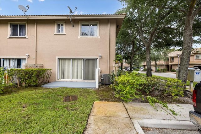 2707 NW 80th Ave, Sunrise, FL 33322