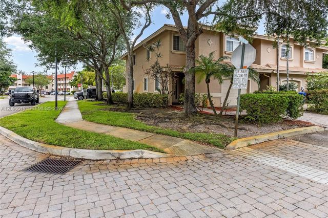 2707 NW 80th Ave, Sunrise, FL 33322
