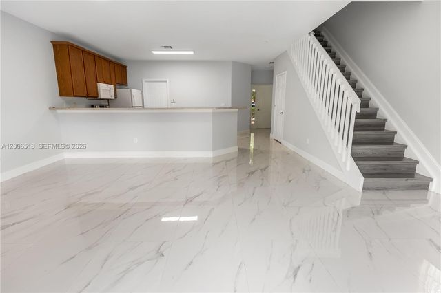 2707 NW 80th Ave, Sunrise, FL 33322