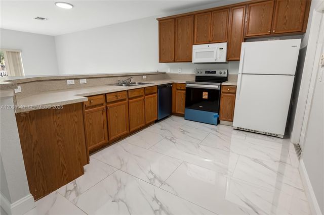 2707 NW 80th Ave, Sunrise, FL 33322