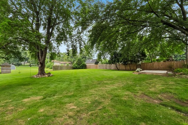 221 S Anderson Road, New Lenox, IL 60451