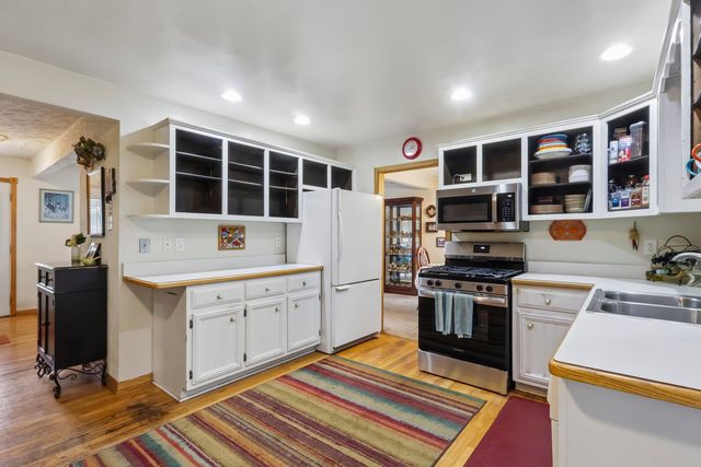 221 S Anderson Road, New Lenox, IL 60451