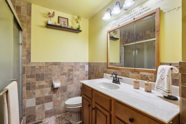 221 S Anderson Road, New Lenox, IL 60451