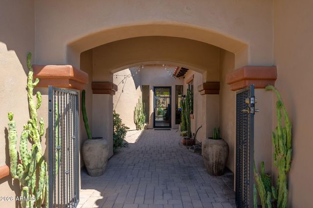 8146 E WINGSPAN Way, Scottsdale, AZ 85255