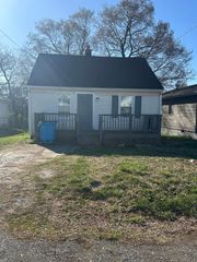 1905 East Gate AVE, Roanoke, VA 24012
