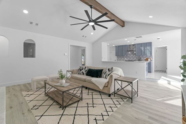 4412 Diamond Loch N, North Richland Hills, TX 76180