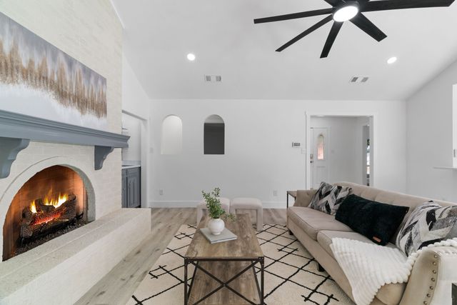 4412 Diamond Loch N, North Richland Hills, TX 76180