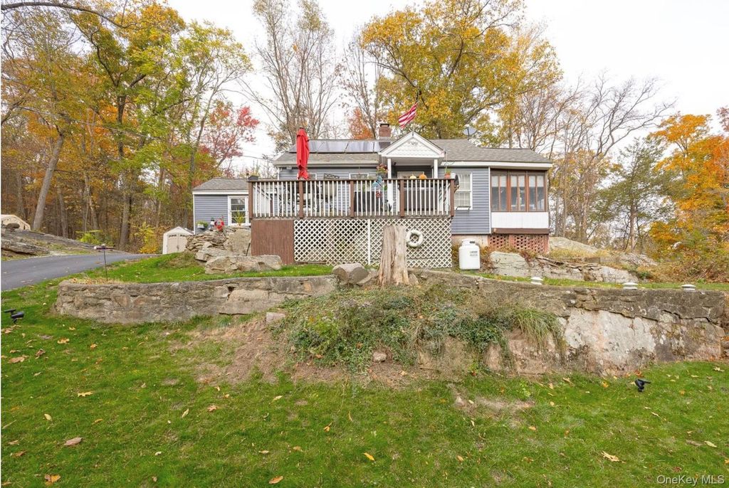 85 W Hook Road, Hopewell Junction, NY 12533