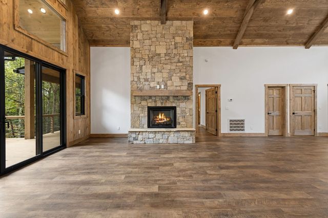 164 Brook Lane, Mineral Bluff, GA 30559