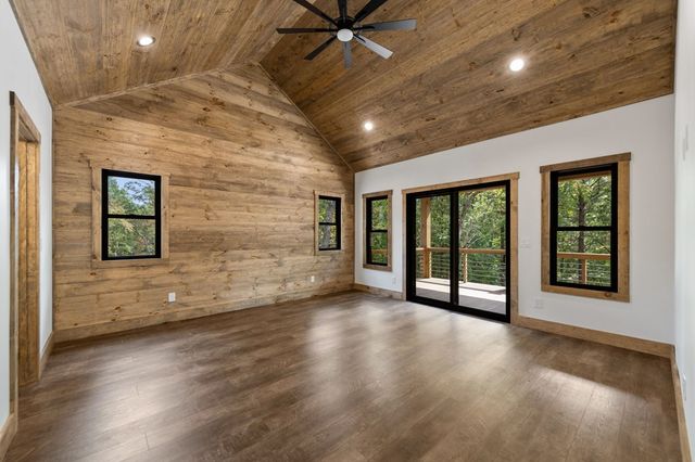 164 Brook Lane, Mineral Bluff, GA 30559