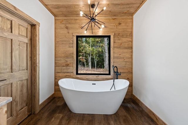 164 Brook Lane, Mineral Bluff, GA 30559