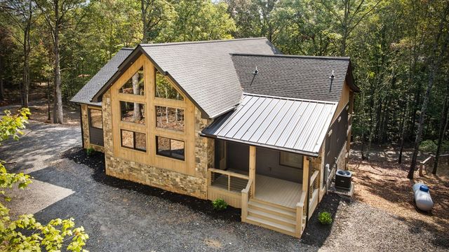 164 Brook Lane, Mineral Bluff, GA 30559