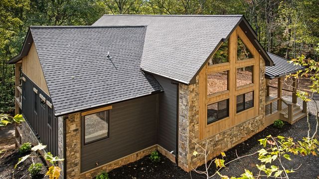 164 Brook Lane, Mineral Bluff, GA 30559