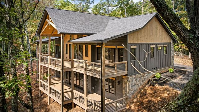 164 Brook Lane, Mineral Bluff, GA 30559