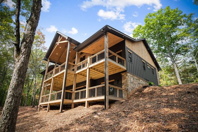164 Brook Lane, Mineral Bluff, GA 30559