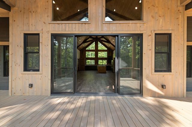 164 Brook Lane, Mineral Bluff, GA 30559