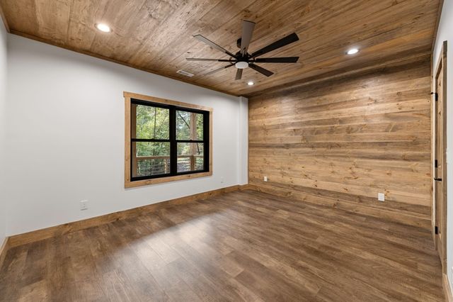 164 Brook Lane, Mineral Bluff, GA 30559