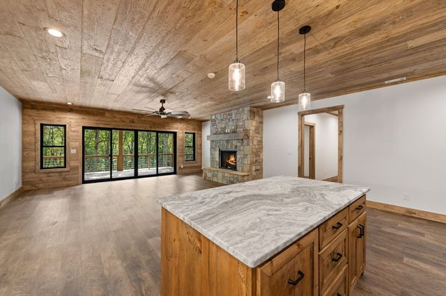 164 Brook Lane, Mineral Bluff, GA 30559