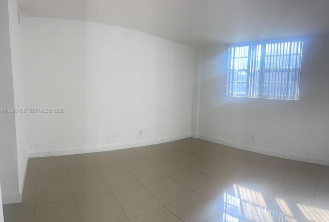 19390 Collins Avenue 123, Sunny Isles Beach, FL 33160