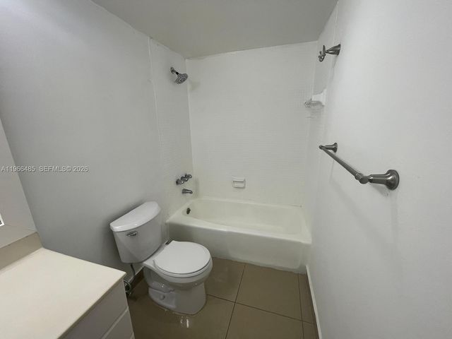 19390 Collins Avenue 123, Sunny Isles Beach, FL 33160